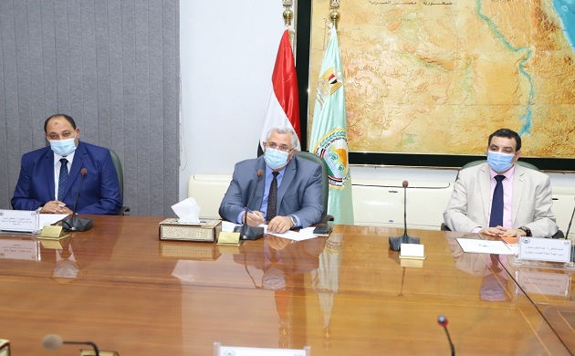 وزير الزراعة يلتقى رئيس مجموعة دواجن الوطنية السعودية 